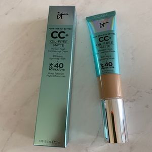 it cosmetics Makeup - CC+ Cream Oil-free Matte - Medium it cosmetics Makeup - CC+ Cream Oil-free Matte - Medium